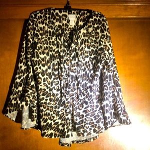 Chic bell sleeves leopard print classic blouse.